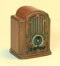 Miniature 1935 RCA Tombstone Radio