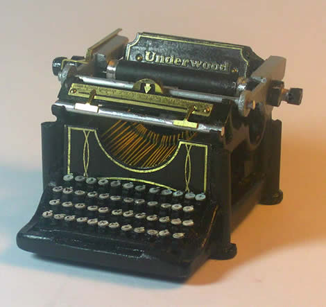 1908 Miniature Underwood Typewriter
